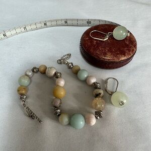 Polished stone toggle bracelet with earrings